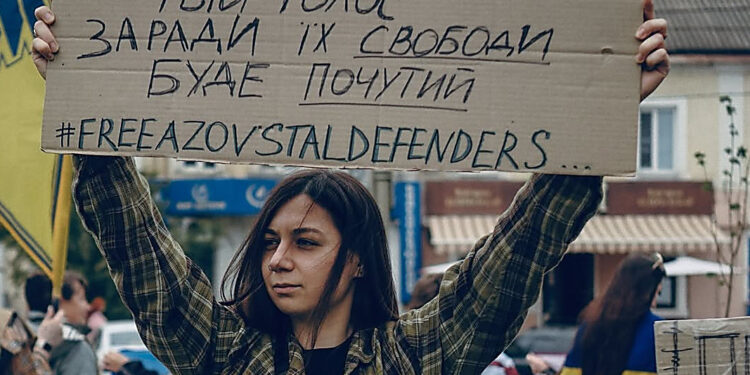 Волонтерку з Миколаєва Президент нагородив «Золотим серцем»