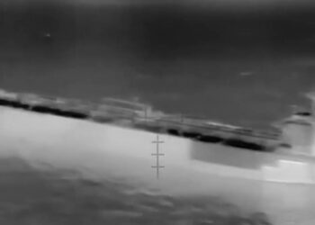 СБУ вперше атакували танкер тіньового флоту РФ у Середземному морі. Кажуть, на борту була жирна ціль (ВІДЕО)