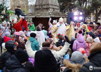 У Миколаєві відкрили новорічну ялинку в дитячому містечку «Казка» (ФОТО)