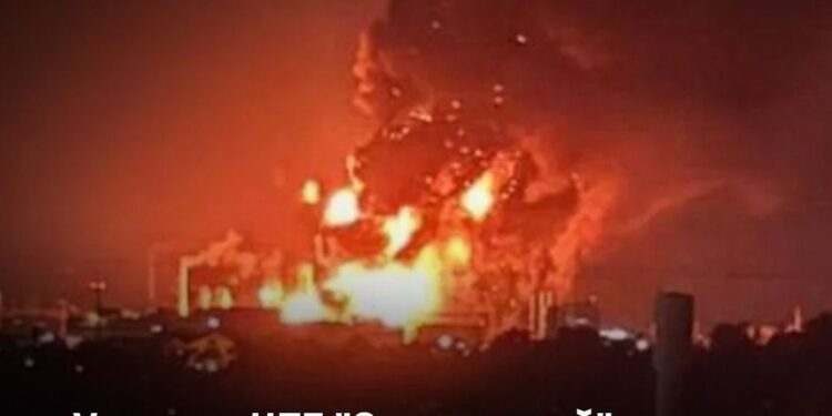 Сили оборони України уразили російські об’єкти – НПЗ «Славянский», нафтобазу  “Николаєвская” та бурову установку на Каспії