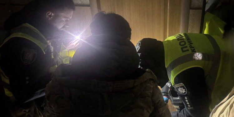 У квартирі киянки, в якої вчора вилучили вовка, виявили труп лисиці (ФОТО)