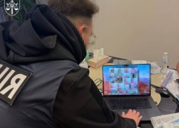 В Україні повідомили про підозру адміністраторам мережі вебсайтів з дитячою порнографією (ФОТО)