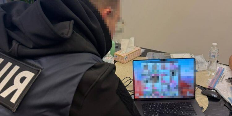 В Україні повідомили про підозру адміністраторам мережі вебсайтів з дитячою порнографією (ФОТО)