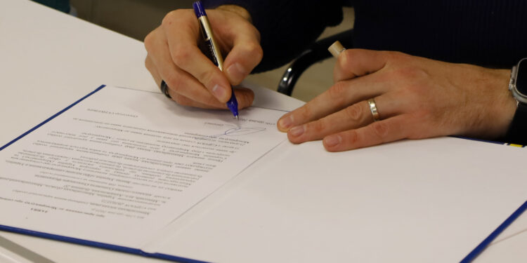 Миколаїв підписав меморандум з Мінрозвитку про регулювання цін у сфері будівництва