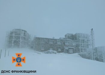 На горі Піп Іван температура впала до 14 градусів морозу