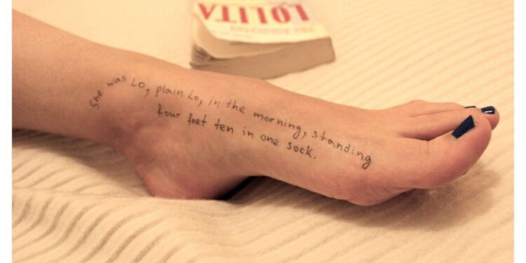 Опубліковані чергові фото з архіву Епштейна – там Білл Ґейтс і український паспорт (ФОТО)