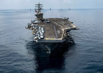 Перший пішов. Культовий авіаносець “Німітц” ВМС США виводять з експлуатації (ФОТО)
