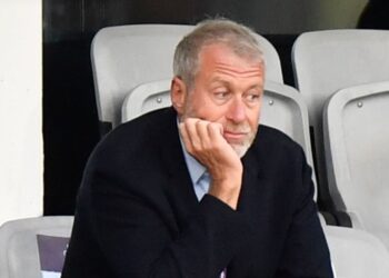 Абрамович, віддай Україні гроші за “Челсі”, – у Британії погрожують олігарху судом, він каже, що росіяни теж постраждали