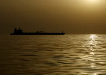 Російська нафта накопичується в танкерах і не продається – ціна впала вже до $35