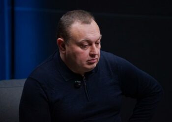 Скільки українців в побуті спілкуються лише російською мовою: відповідь соціолога