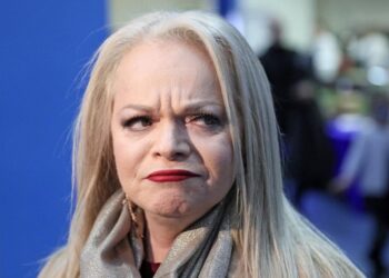 “Бабушкіна схема”. У Лариси Доліної таки відібрали квартиру, яку вона продала “аферистам”, а потім забрала назад (ФОТО, ВІДЕО)