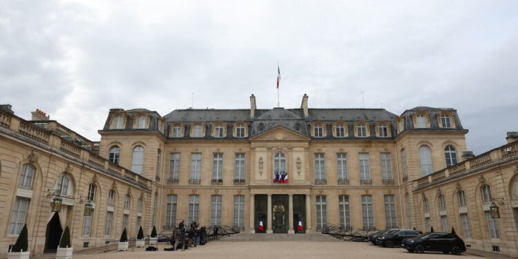 Метрдотель Єлисейського палацу 2 роки крав порцеляну. Продавав не на вулицю (ФОТО, ВІДЕО)