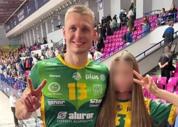 Продовження історії. Кривдника учениці з України теж нібито відрахували, тепер ліцей звинувачує батьків дівчинки