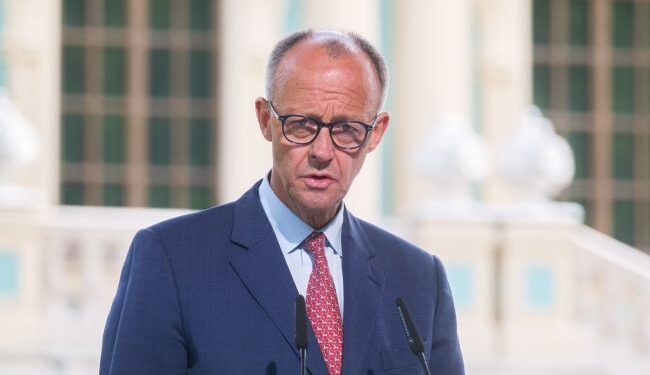 «Судетської області було недостатньо» – Мерц порівняв путіна з Гітлером