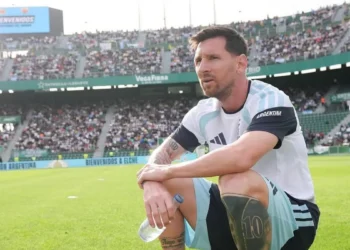 В Індії візит Ліонеля Мессі призвів до масових заворушень – фанатам було його мало (ФОТО, ВІДЕО)