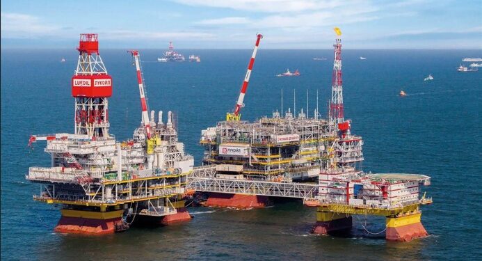 Українські дрони вперше атакували нафтову платформу РФ в Каспійському морі