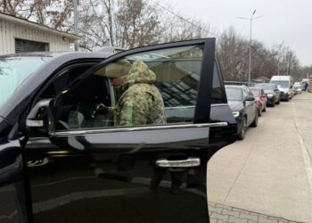 Зібралися в Молдову? Після пошкодження мосту в Маяках прикордонники радять їхати через Вінничину або Чернівці (ВІДЕО)