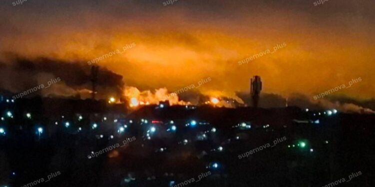 У РФ вночі атакували Ярославський НПЗ (ВІДЕО)