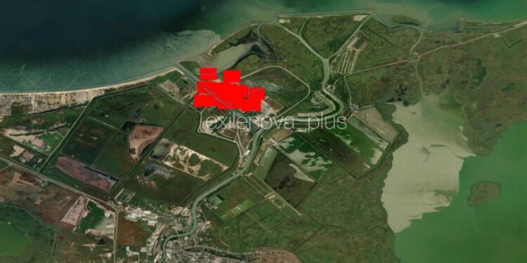 У порту Темрюк після атаки дронів палають резервуари з нафтопродуктами