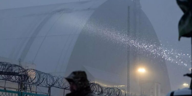 Ще один удар по саркофагу або поруч може зруйнувати укриття, – директор ЧАЕС