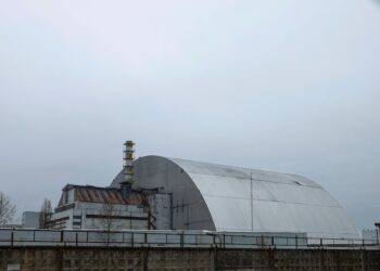 Саркофаг Чорнобильської АЕС після атаки РФ вже не захищає від радіації, – МАГАТЕ