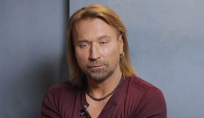 Винник розповів, як “втікав” з України, і що готовий приїхати з концертом, попри “все це л**но” (ВІДЕО)