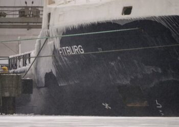 З 14 членів екіпажу судна Fitburg, яке підозрюється у пошкодженні телекомунікаційного кабелю між Фінляндією та Естонією, трьом заборонено виїзд