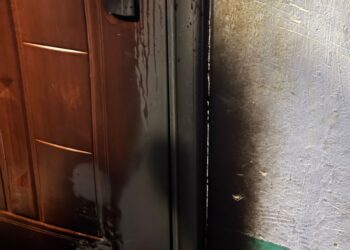 Через ревнощі в новорічну ніч на Миколаївщині чоловік підпалив двері своєї знайомої
