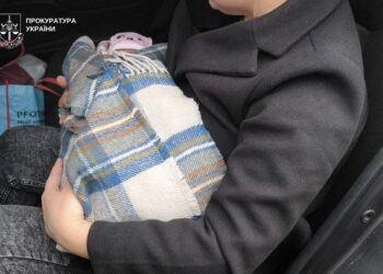 У Миколаєві батьки намагалися продати свою дитину за $10 тис (ФОТО, ВІДЕО)