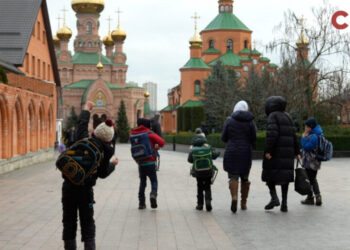 У Києві знайшли підпільну школу УПЦ МП – там вчать за радянськими підручниками і російській грамоті (ФОТО, ВІДЕО)