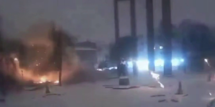 У Львові шахед цілив у памя’тник Бандері – промазав, але найбільше всіх здивувала реакція двірника (ВІДЕО)