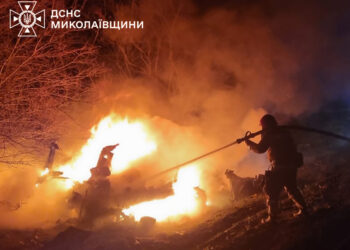 На Миколаївщині внаслідок ДТП спалахнула автівка – 40-річний водій загинув