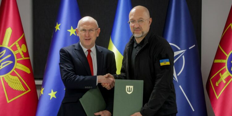 Міністри оборони України та Британії підписали дорожню карту розвитку сторічного партнерства в оборонній сфері