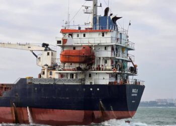 РФ атакувала Одеські порти  – уражені 2 судна, є загиблі і постраждалі (ФОТО)