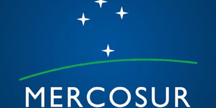 Країни-члени ЄС схвалили угоду з МЕРКОСУР, Франція обіцяє блокувати її у парламенті