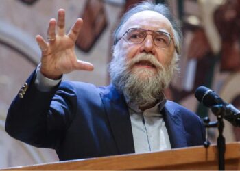 «Все зникне» – Дугін передрікає кінець світу і закликає усіх нехрещених росіян похреститися