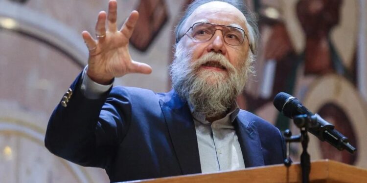 «Все зникне» – Дугін передрікає кінець світу і закликає усіх нехрещених росіян похреститися