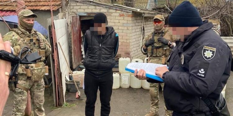 У Миколаєві викрили підпільний цех з виготовлення алкогольного фальсифікату (ФОТО)