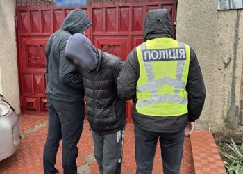 Продав гранати та набої – у Миколаєві затримали чоловіка (ФОТО)