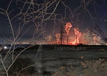 У Ставропольському краї горить хімзавод після атаки дронів (ВІДЕО)