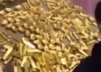 У Китаї засудили до страти мера міста – знайшли у нього 13,5 тонн золота, 23 тони готівки (ВІДЕО)