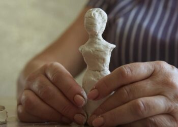 На Берлінале відбудеться премʼєра документального фільму «Сліди» – про наших жінок, які пережили сексуальне насильство під час війни