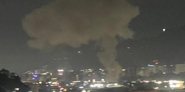 У столиці Венесуели лунають вибухи – схоже, США наносять авіаудари по Каракасу (ВІДЕО)