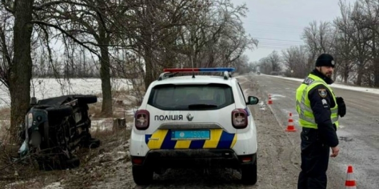 На Миколаївщині в ДТП травмувався водій пікапа – поліцейські шукають свідків
