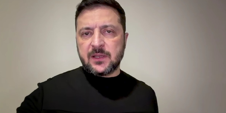 «Якщо б росіяни хотіли закінчення війни, вони б зосередились на дипломатії, а не на ракетних атаках» – звернення Зеленського (ВІДЕО)