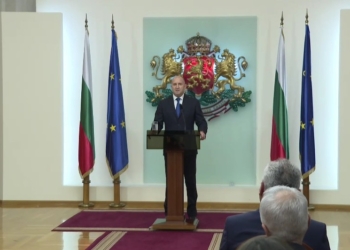 Президент Болгарії Румен Радев йде у відставку