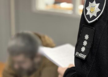 У Південноукраїнську на Миколаївщині п’яний вітчим побив 4-річного пасинка – поліцейські повідомили йому про підозру