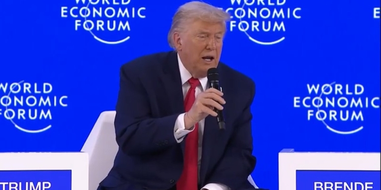 Трамп заявив, що і Путін, і Зеленський хочуть мирної угоди. І якшо не підпишуть – вони дурні