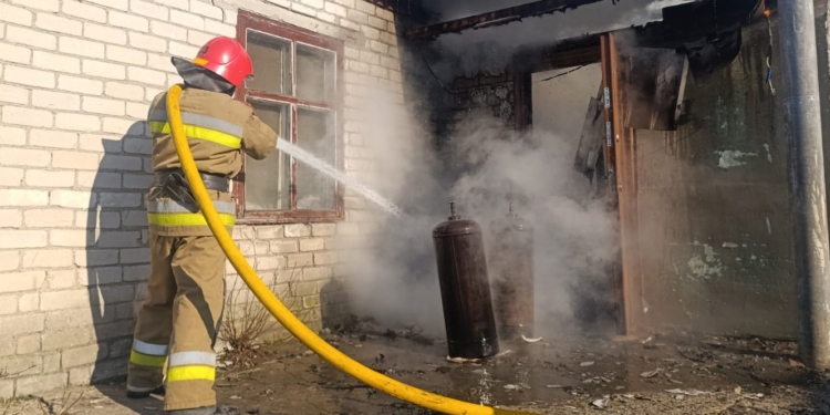 З п’яти пожеж за добу на Миколаївщині три було в житлі