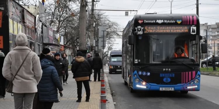 У Миколаєві через жорсткі графіки відключень електрики не ходять трамваї, із тролейбусів – тільки на автономному ходу